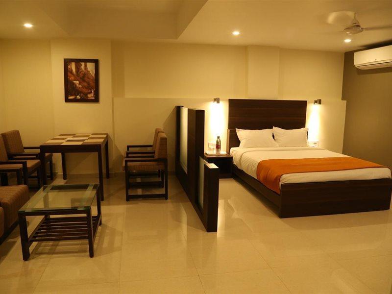 Hotel Metropolis Hubballi Exteriör bild