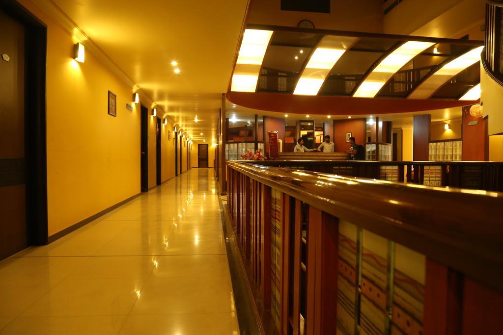 Hotel Metropolis Hubballi Exteriör bild
