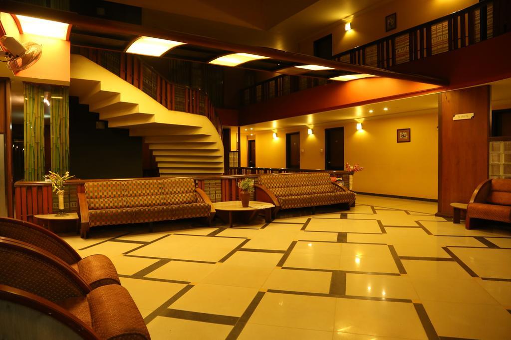 Hotel Metropolis Hubballi Exteriör bild
