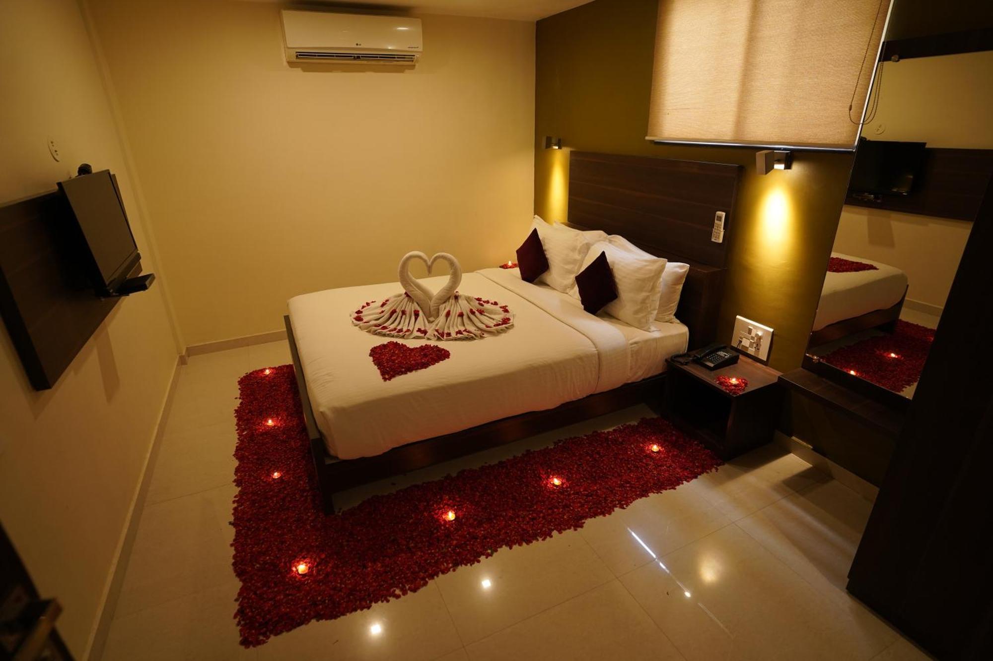 Hotel Metropolis Hubballi Exteriör bild