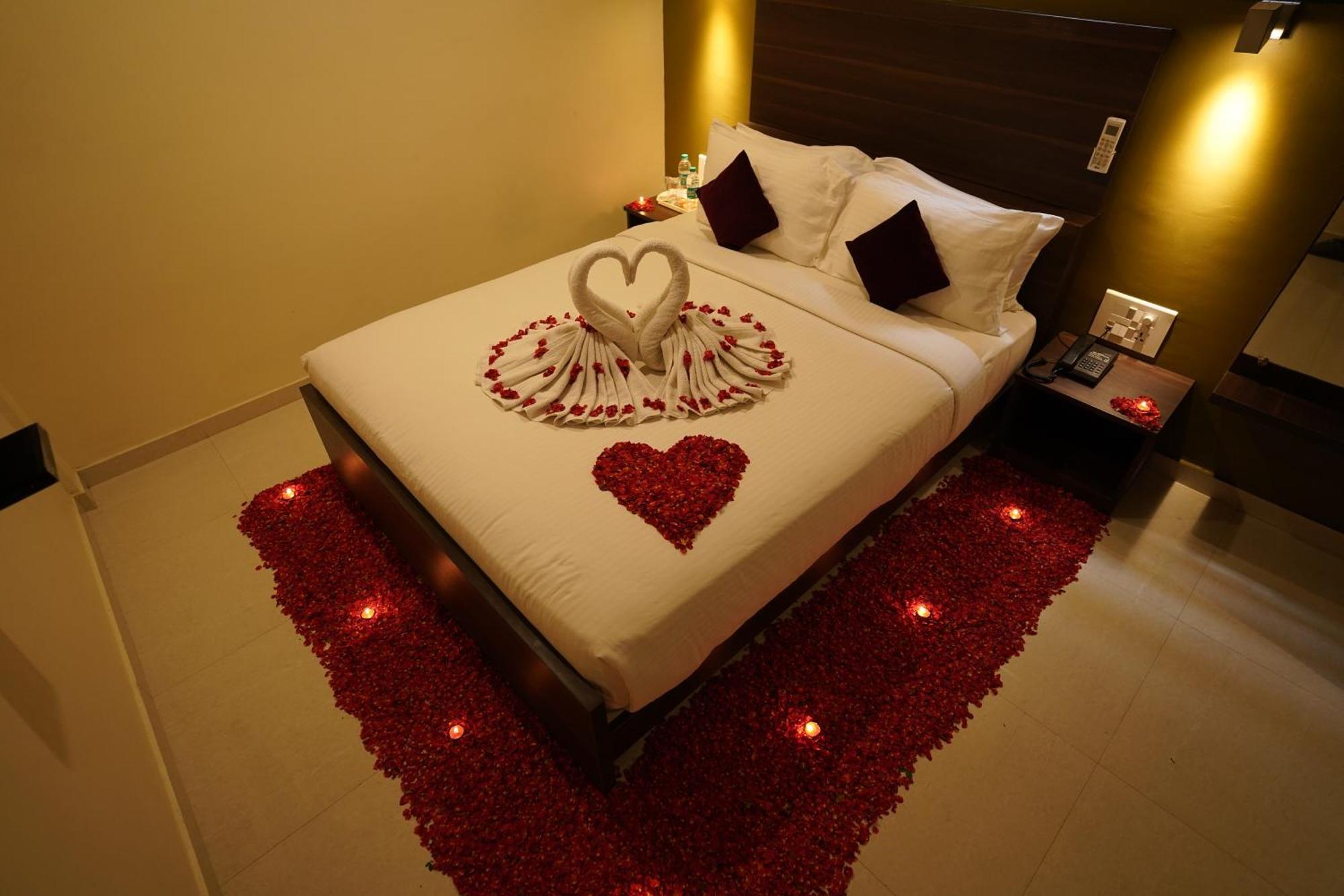 Hotel Metropolis Hubballi Exteriör bild