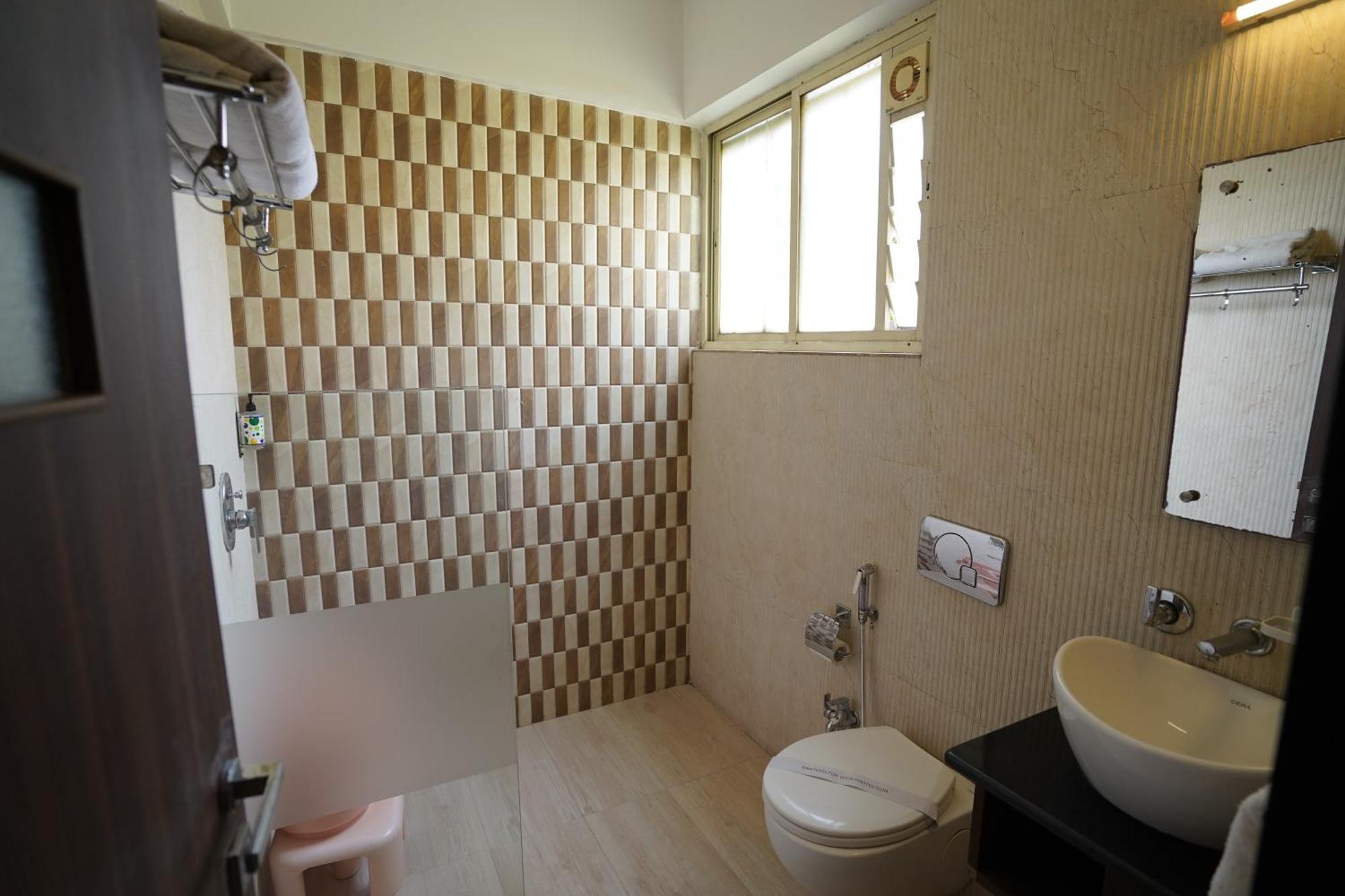 Hotel Metropolis Hubballi Exteriör bild