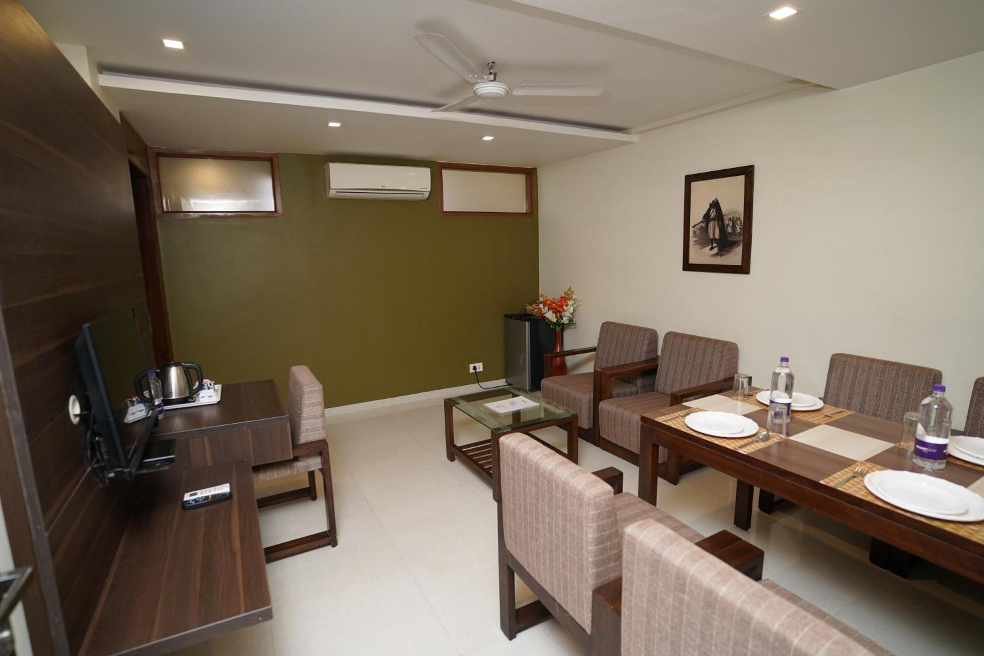 Hotel Metropolis Hubballi Exteriör bild